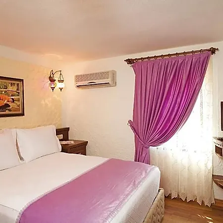 3 Gates Hotel 4*