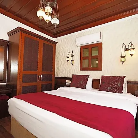 3 Gates Hotel