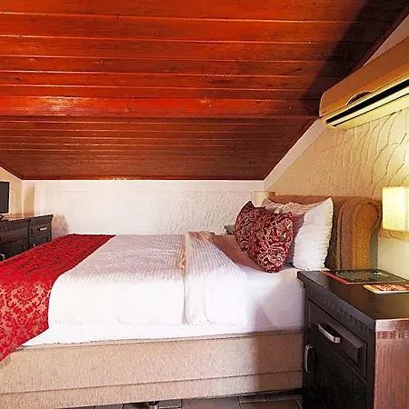3 Gates Hotel 4*